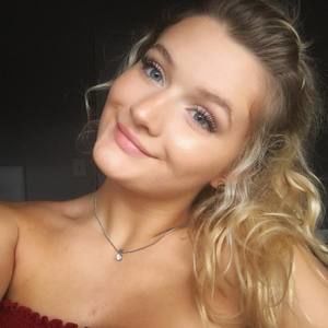 Meet your Posher, Alexia